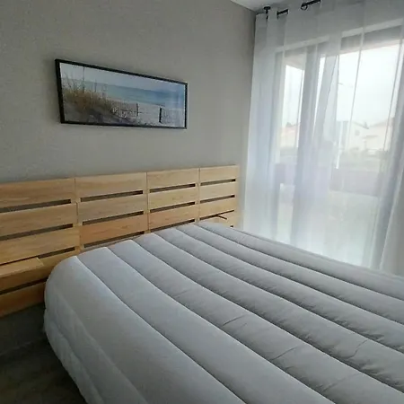 Appart Cozy Face A La Piscine Et Au Port Lägenhet